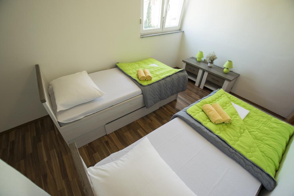 Apartment Duda Starigrad Paklenica Eksteriør billede