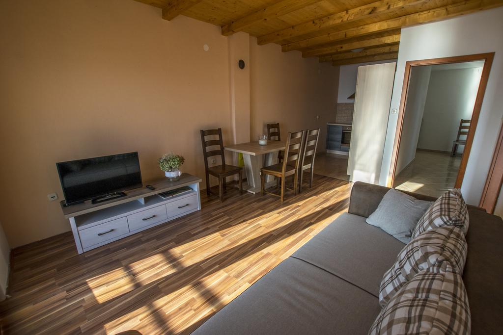 Apartment Duda Starigrad Paklenica Eksteriør billede