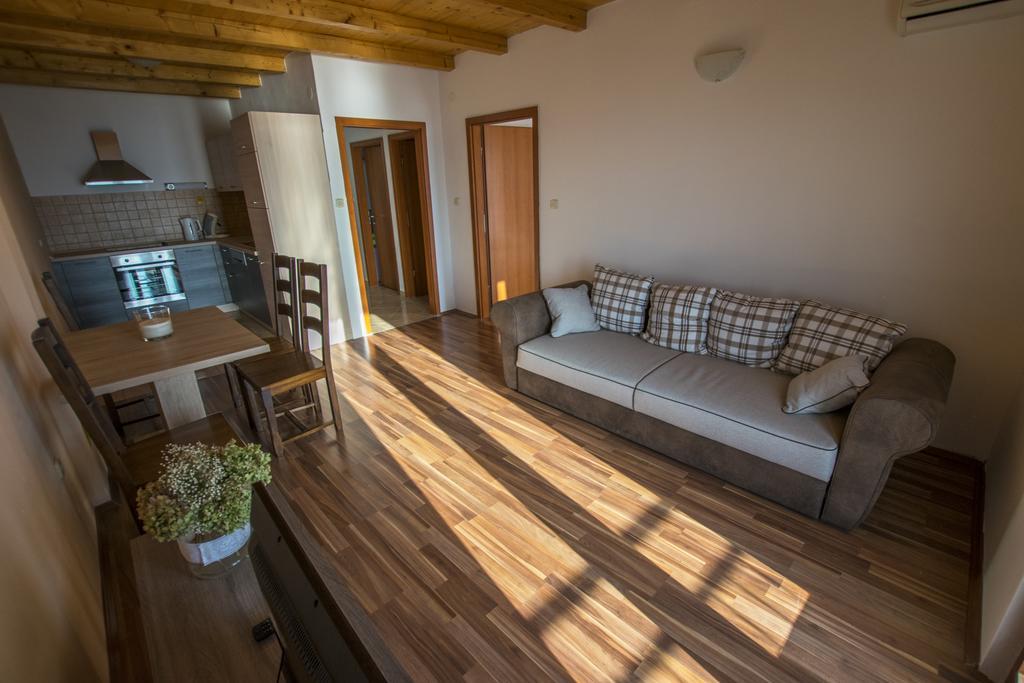 Apartment Duda Starigrad Paklenica Eksteriør billede